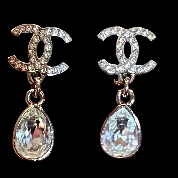 Chanel CC Teardrop Earrings - Picture 5 of 5